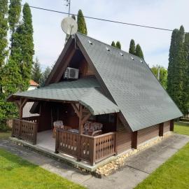Őzike Apartmanházak, hotel in Bogács