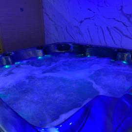 La nuit de rêve Spa privatif Jaccuzi Sauna suite 1, hotel v destinácii Crouy