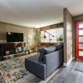 #StayInMyDistrict Eclectic Boise Townhouse near St Als, hotel u gradu Bojsi