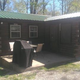 Two Creeks Camp, hotel i Athens