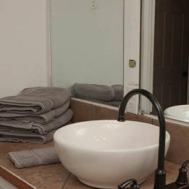 Less than 1 mile from Fort Sill 2 bedrooms!