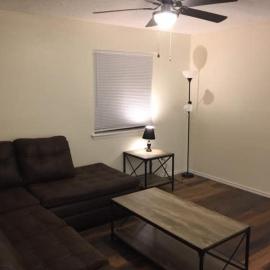 Two-bed one-bath downstairs close to Fort Sill!, hotel sa Lawton
