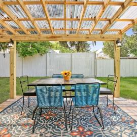 Eclectic Beauty, Heart of Downtown St Aug