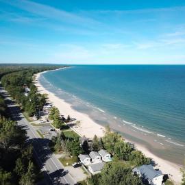 Beach Club of Oscoda Garden Cottage on the Lake, hotel Oscodában