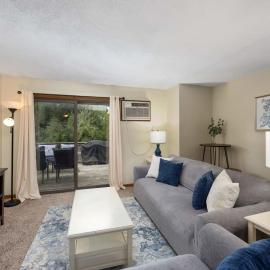 Countryside Cottage near by Lake Bella Vista, hotel a Rockford