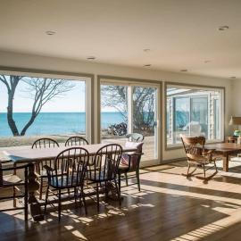 Lakeside PEC: Beautiful Waterfront & Patio