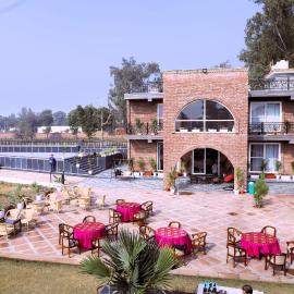 Ayaansh Resort- Westin Sohna Complex 1 - 3 - 4- 7 - BHK, hotel v destinácii Sohna