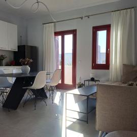 Serene 3BR Hideaway in Naxos!, hotel a Vívlos