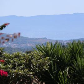 Agréable villa - proche commodités mer et montagne, hotel v mestu Afa