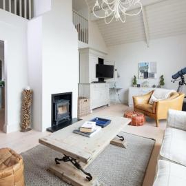 Superior house for 6 near beach w parking garden
