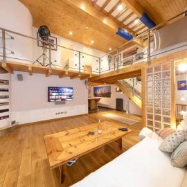 Stylist Split Level 2 Bed with Parking, hotel a Hambrook