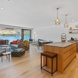 Luxury Lake View