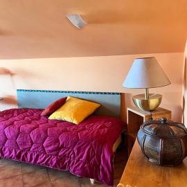 Giustina - appartamento spazioso e tranquillo - parcheggio privato per BICI e auto - su richiesta ammessi animali, hotel Civita Castellanában