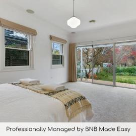 Leafy Lamrock Cosy 3 bedroom home Near CBD