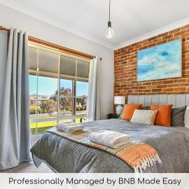 Highfields - Rural Entertainer with Valley Views