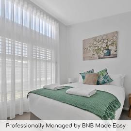 The Elm Apartments - The Sunshine Room
