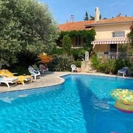 La petite palmeraie, hotel u gradu Freži