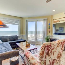 Carolina Surf - 3BR Condo with Stunning Ocean Views, hotel in Carolina Beach