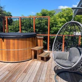 Soak in Cedar Tub, Stroll to Havelock Village
