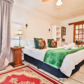 Snooze-A-Lot Guesthouse