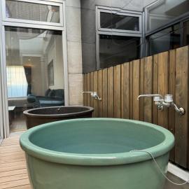 EarthVeloビル一棟貸しでフルリノベ済み各階に風呂トイレありで好立地でコスパ最高をめざしている宿です, hotel u gradu Tokušima