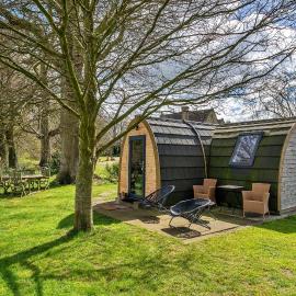 Finest Retreats - The Pods, hotel in Camerton