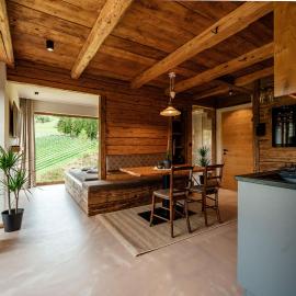 Chalet "Troadkostn" mit finnischer Panoramasauna & Edelstahl Hot Tub, hotel v destinácii Eibiswald