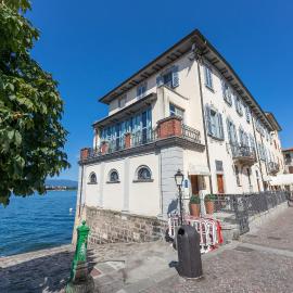Aparthotel Arona、アローナのホテル