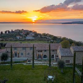 Battisole Luxury Villa by Great Stays, Hotel in Monte del Lago