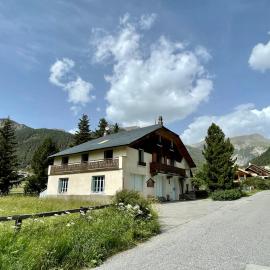 Gîte montagne 1 à 25 places "Chalet Coste Belle", hotel em Ceillac