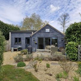 The Shed - Pulborough, hotel in Pulborough