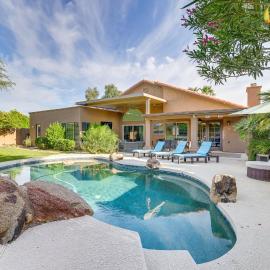 Heated Pool & Patio: Tempe Retreat Near Hiking! – hotel w mieście Tempe