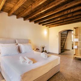 Rizes Traditional House، فندق في Fánai