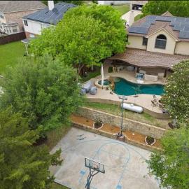 Magical 5BR W Pool, Hot Tub, Lake, Basketball Court – hotel w mieście Cedar Hill