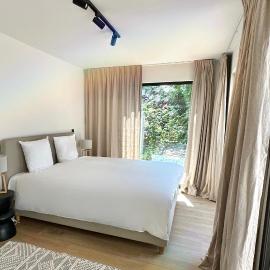 Luxury Apartment with Cosy Garden!, viešbutis Gente