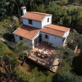 Casa Tramonto I Peaceful Family House with garden, Veli Lošinj, hotel in Veli Lošinj