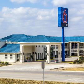Motel 6 Seguin TX, hotel u gradu Segin