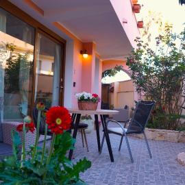 Flowery Inn Villa، فندق في ألغيرو