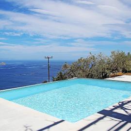 Hillside Villa over Lemonodasos, hotelli Galatasissa