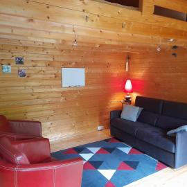 Chalet indépendant proche centre ville, viešbutis mieste Le Manas