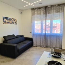 Tower Apartments, hotel a Terracina