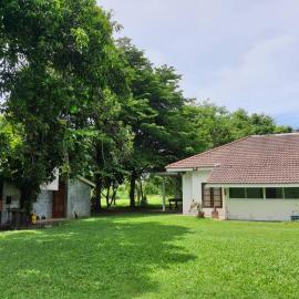Bansuanmaenamบ้านสวนแม่น้ำ-บ้านริมน้ำA โรงแรมในบ้านเก่า