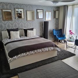 Chambre deluxe au 2ème étage, chambre double au 4ème étage hébergement chez l'habitant