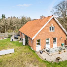 Cozy Home In Engesvang With Wifi, מלון בEngesvang