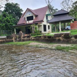 Teratak D Tuntung, Hulu Langat, hotel in Kampong Mesjid