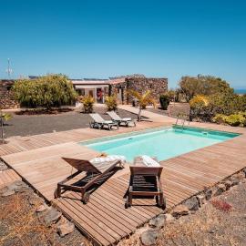 Ecovilla Haleakala con Piscina y Sauna privadas, khách sạn ở Villaverde