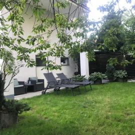 Ferien-Monteur-Wohnung am Bach im Grünen mit 3 Schlafzimmer, hotell i Hemer