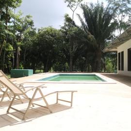 Central Oasis Private Pool BBQ, hotel u gradu Belmopan