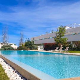 Impresionante apartamento con vistas a la piscina