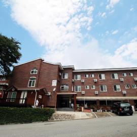 The Red House, hotel u gradu Sokčo